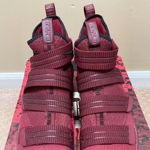 Nike Mens Shoes Nike Lebron Soldier Xii Sfg